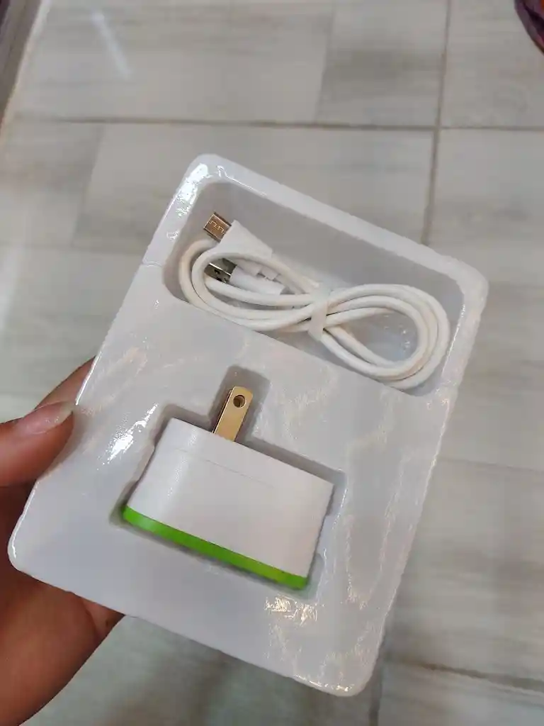 Cargador Completo Weibo Adaptador Con Doble Usb Y Cable V8 Blanco