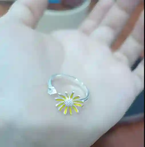 Anillo Ajustable Diseño De Flor Amarilla Girasol