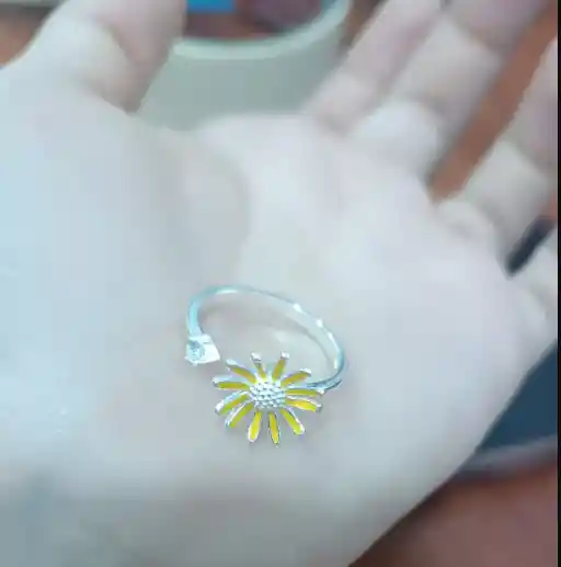 Anillo Ajustable Diseño De Flor Amarilla Girasol