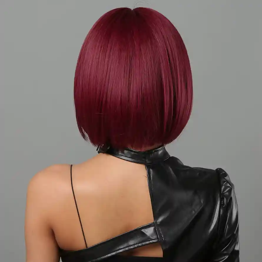 Peluca Corta Lisa Con Flequillo Color Vino Cabello Sintético