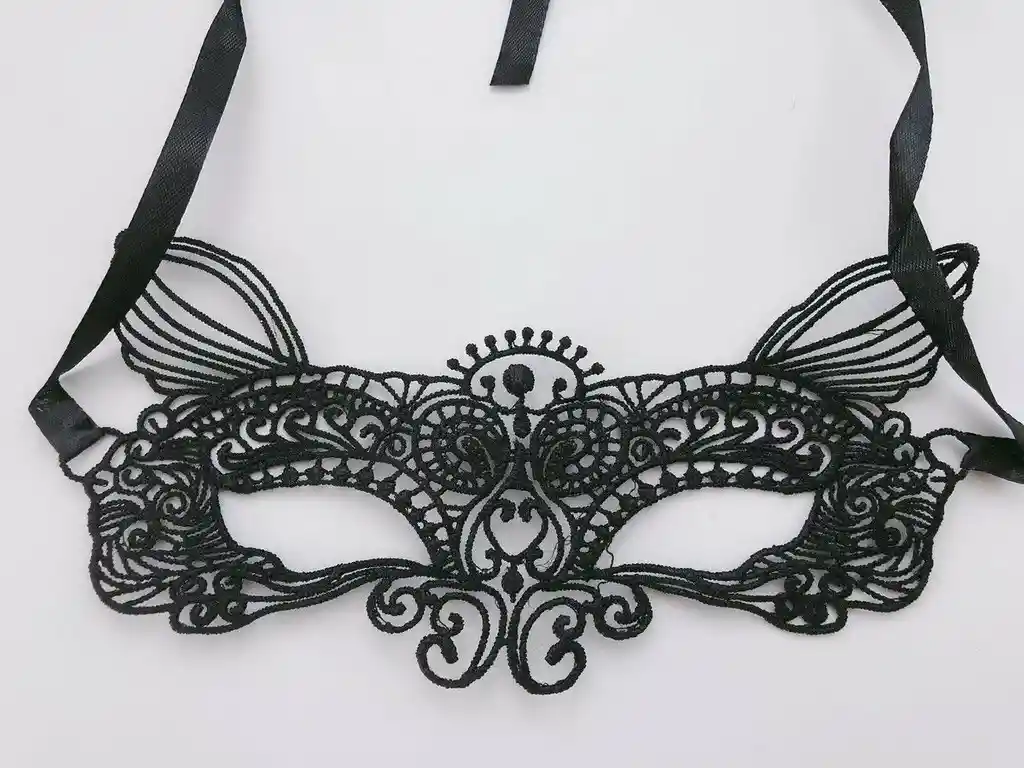 Antifaz Negro Sencillo Diseño Orejas Halloween