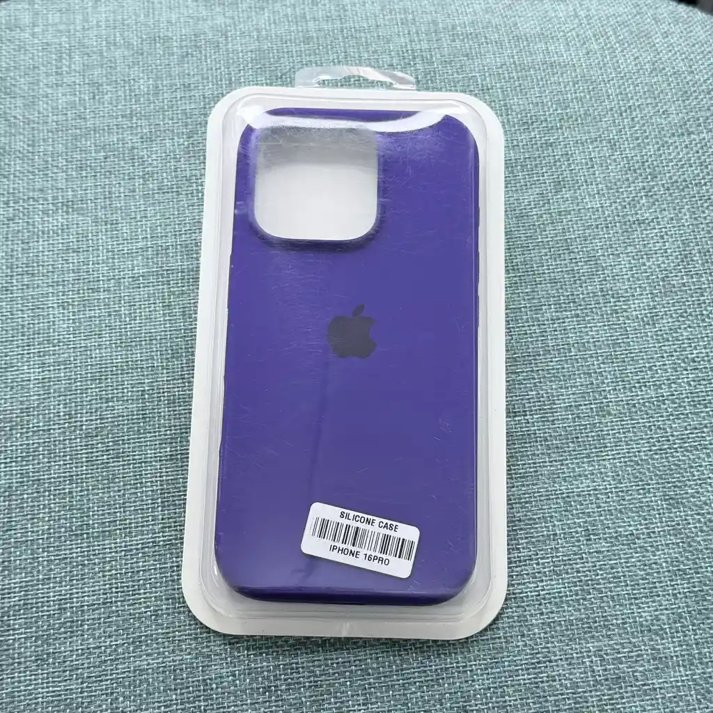 Forro Iphone 16 Pro / Silicona Azul Fuerte