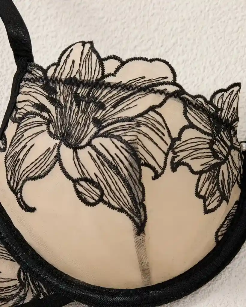 Set De Lencería Tulipanes