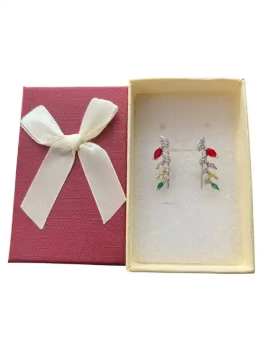 Aretes Tipo Pasante Delgado Diseño De Hojas Con Piedras En Cover Gold
