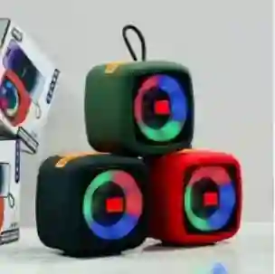 Parlante Portatil Inalambrico Bluetooth Con Entrada Usb Y Soporte De Celular Marca Music X-911 Tamaño Pequeño Colores Disponibles Negro Y Verde