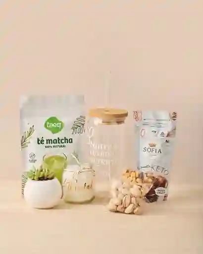 Ancheta Detalle Fitness: Matcha, Pistachos, Suculenta, Granola Sofia Jaramillo