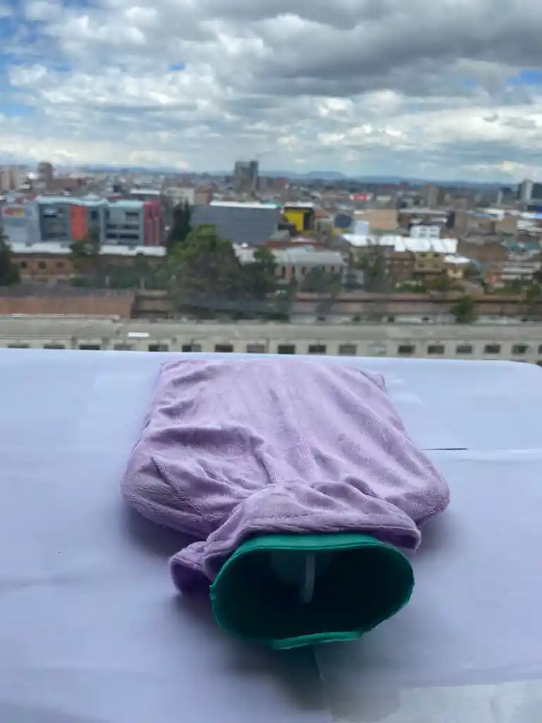 Bolsa De Agua Caliente Con Funda Suave Color Surtido