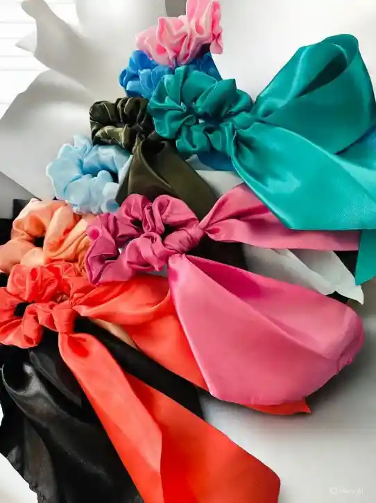 Moña En Satin Tipo Pañoleta Colero Pañuelo Colita Coquette Un Solo Color