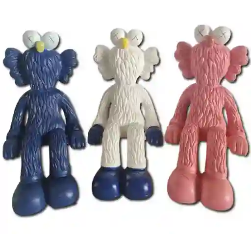 Kaws Sentado De Elmo Figura Decorativa En Cerámica