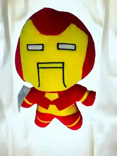 Juguete Muñeco Peluche Diseño Iron Man Los Vengadores Para Niño Hombre O Mujer 18 Cm Aprox