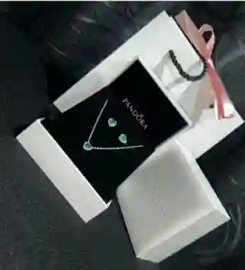 match Perfecto Collar Corazon Y Aretes En Relieve Pandora Verde Esmeralda