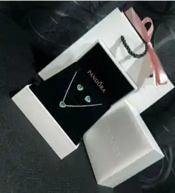 match Perfecto Collar Corazon Y Aretes En Relieve Pandora Verde Esmeralda