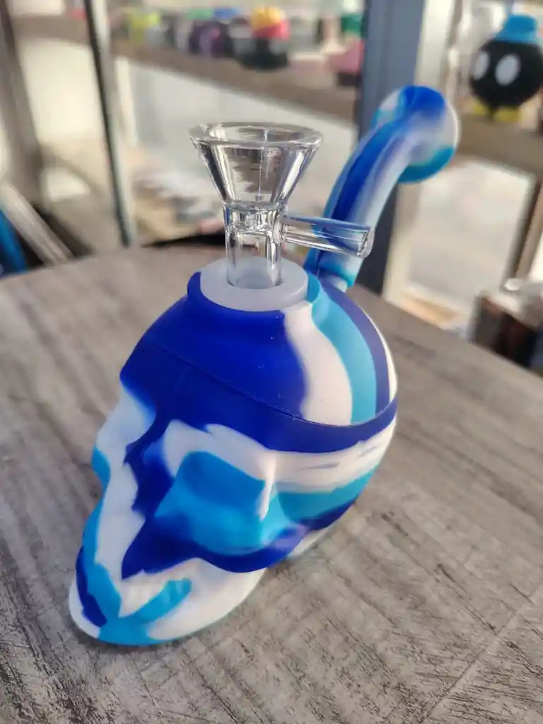Pipa De Agua Y Bong De Silicón Edición Calavera