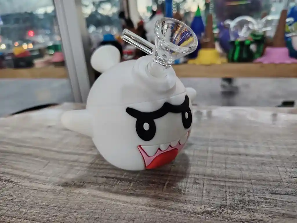 Pipa De Agua Y Bong De Silicón Edición Boo Mario Bros - ¡fantasmal Y Tímido!