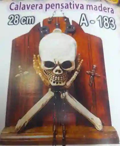 Calavera Pensativa En Madera