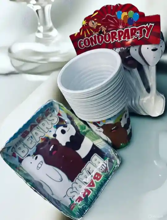 Set De Platos, Vasos Y Cucharas Con Diseño De Escandalosos Para Fiestas Y Piñatas