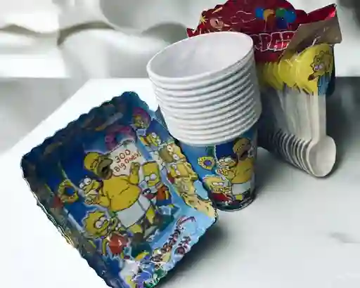 Set De Platos, Vasos Y Cucharas Con Diseño De Los Simpsons Para Fiestas Y Piñatas