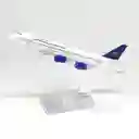 Avion Pequeño Metalico De Acero Coleccionable De Aereolineas Argentinas B747 - Largo 16cm + Soporte
