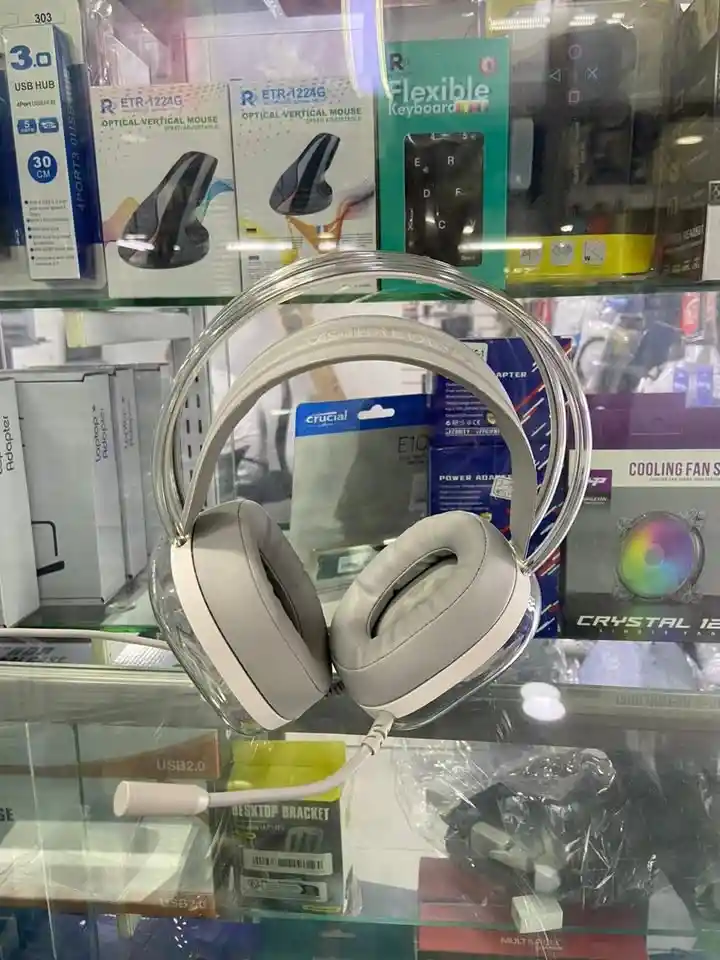 Audífonos Gaming Kakusiga Ksc-11298 Con Micrófono Omnidireccional Y Luz Led Rgb | Sonido 50mm, Cable 2m, Conector 3.5mm + Usb