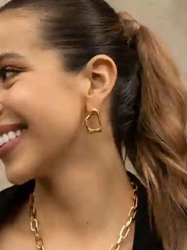 Aretes Silueta Amorfa By Issa Vásquez