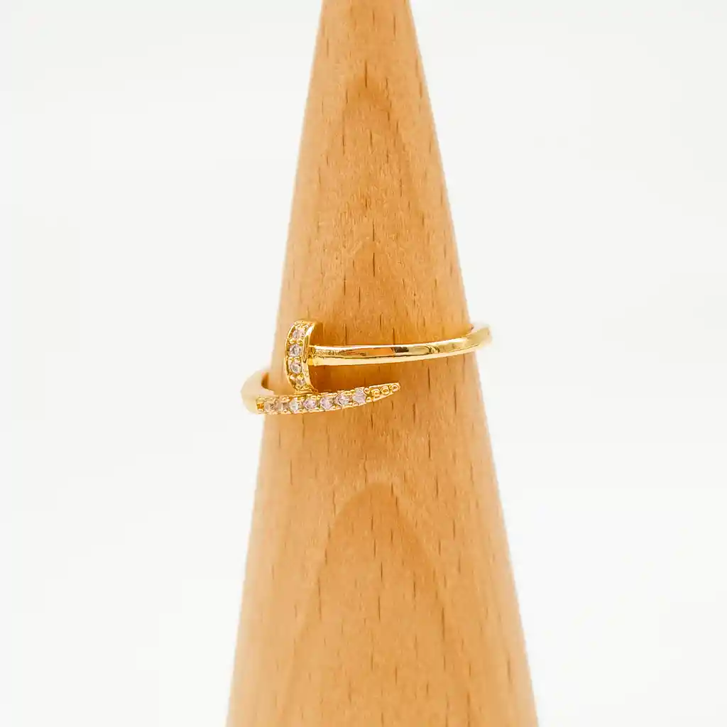 Anillo Clavo Cruzado
