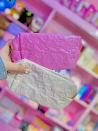 Cosmetiquera Mediana Mariposas Y Corazones 🦋💖