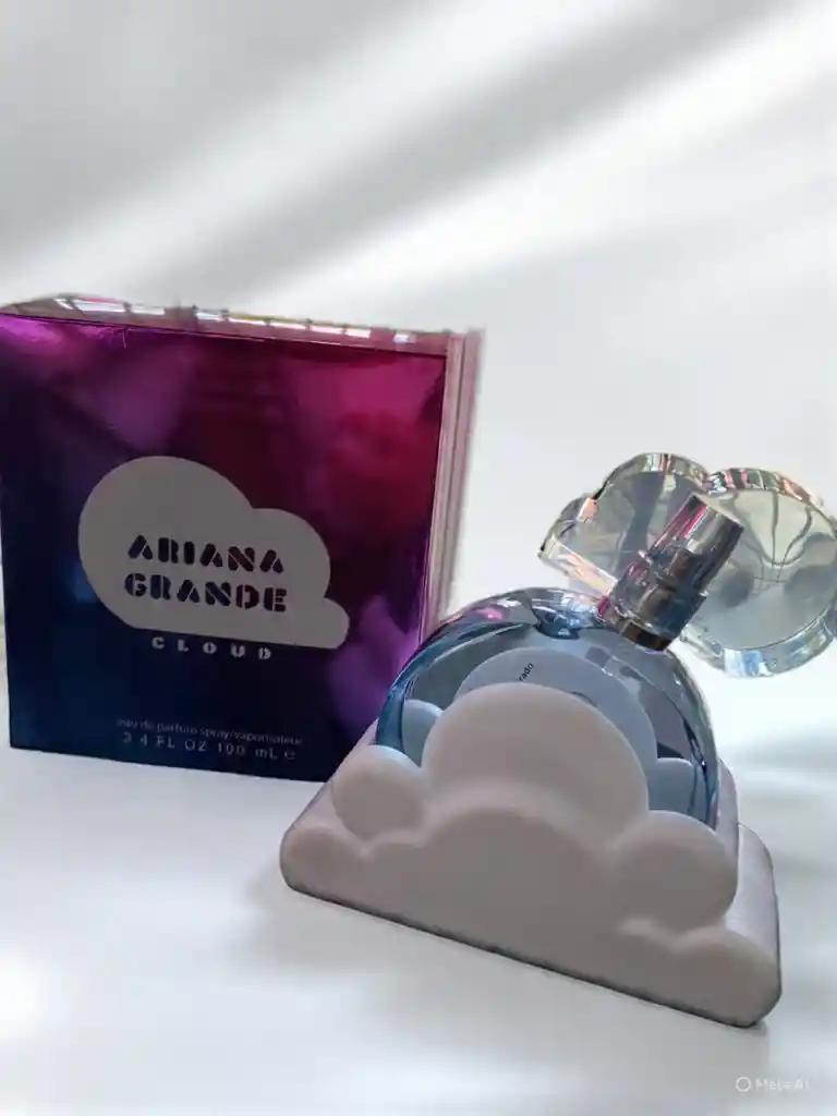 Perfume Para Mujer Fragancia Cloudd De Ariannna Grande
