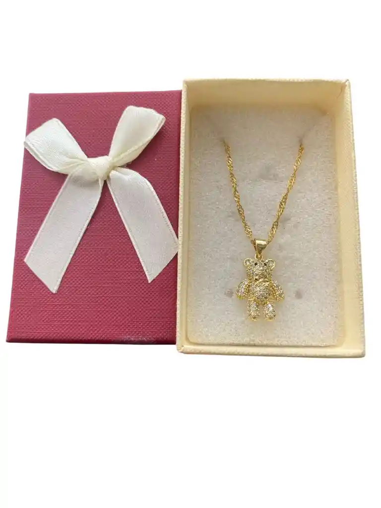 Juego De Cadena Y Aretes Oso Con Moñito Brillantes En Acero