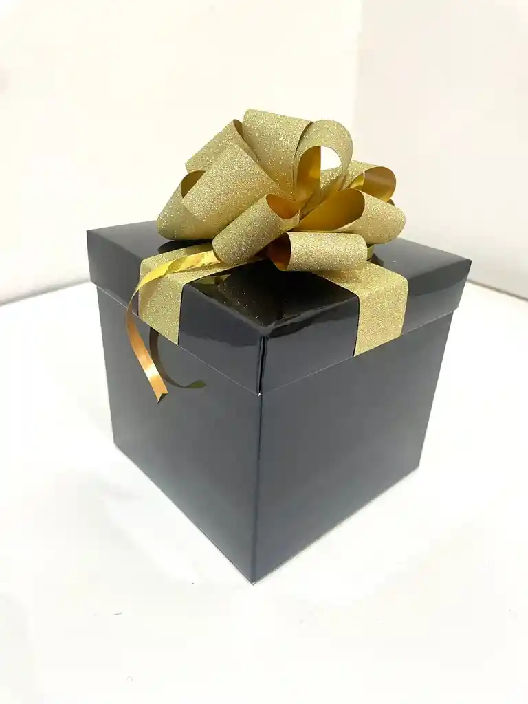 Caja Cubo 12x12 Cm Color Negro Brillante Incluye Lazo