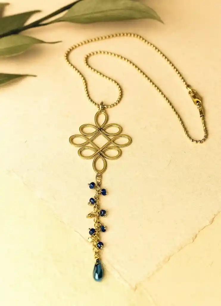 Collar Dije Nudo Tibetano Con Gota De Murano