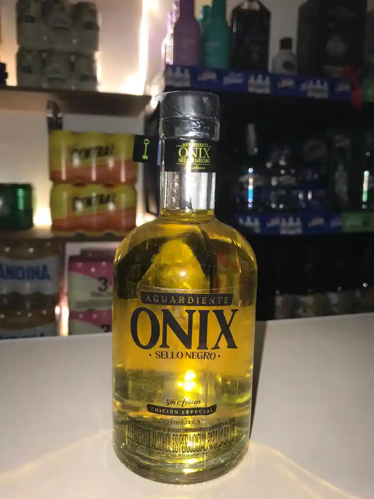 Aguardiente Onix Sello Negro Amarillo 375 Ml