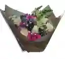 Ramo Mixto Con Rosas Y Flores Blancas