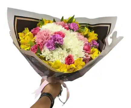 Ramo Colorido Con Rosas Y Flores Mixtas