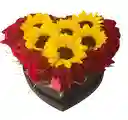 Caja Corazón Con Girasoles Y Rosas Rojas
