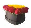 Caja Corazón Con Girasoles Y Rosas Rojas