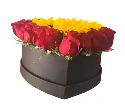 Caja Corazón Con Girasoles Y Rosas Rojas