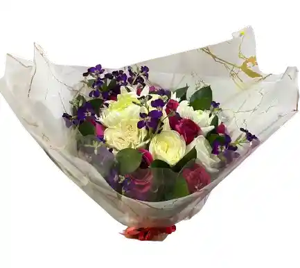 Ramo Elegante En Tonos Blanco Y Morado