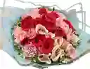 Ramo Deluxe – Rosas Rojas Y Rosas Pastel