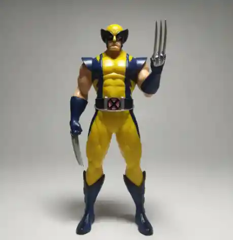 Muñeco Wolverine 30cm /sonido.