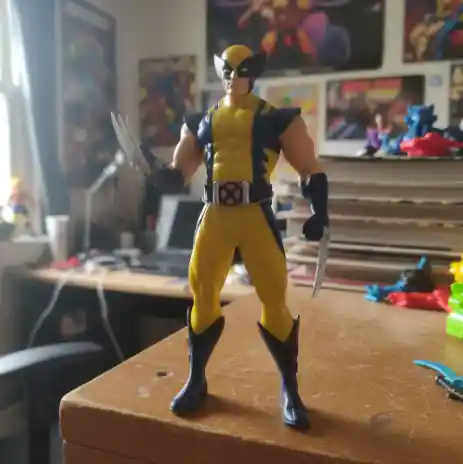 Muñeco Wolverine 30cm /sonido.