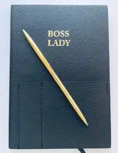 Kit Agenda Boss Lady A Temporal Negro Con Lapicero Dorado