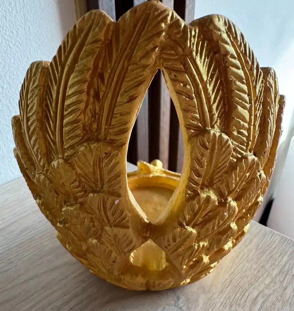 Portavelas/ Candelabro Ángel Dorado Con Alas — Arte De Fe