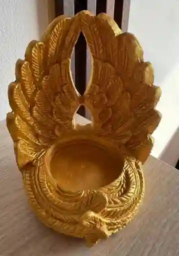 Portavelas/ Candelabro Ángel Dorado Con Alas — Arte De Fe