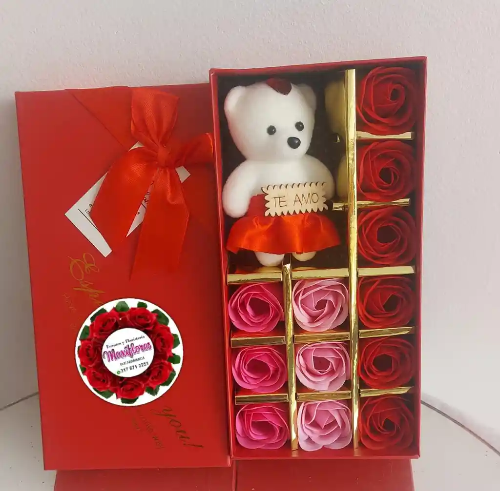 Cajita De Flores Preservada Con Muñeco