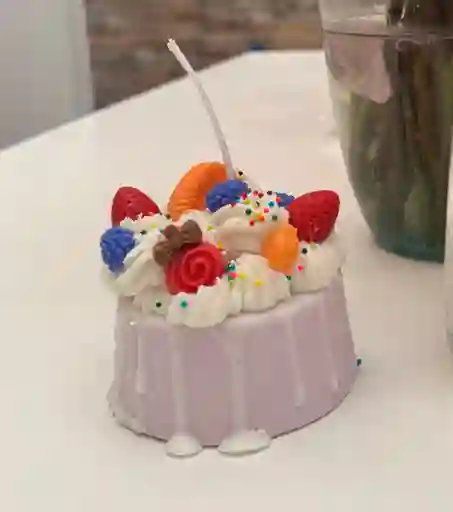 Vela Decorativa Pastel Frutal — Aroma Dulce Y Duradero — Arte De Fe