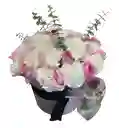 Caja Blanca – Claveles Blancos Y Rosas Rosadas