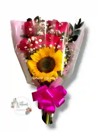 Boquet De 8 Rosas Fucsias Y Un Girasol