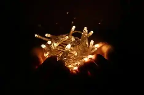 Luces De Navidad Luz Led Cálida 100 Bombillos Lineal Cable Siliconado Conector Secuencia Decoración Adornos Navideños