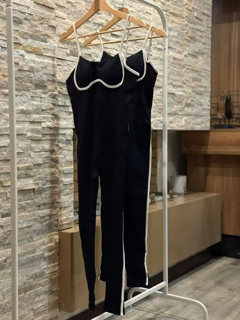 Mono Sport Negro Talla S