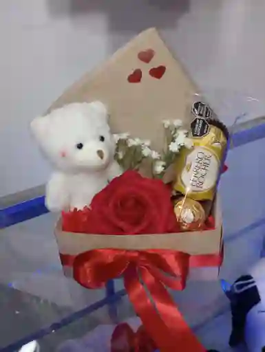 Detalle Con Rosa Y Peluche